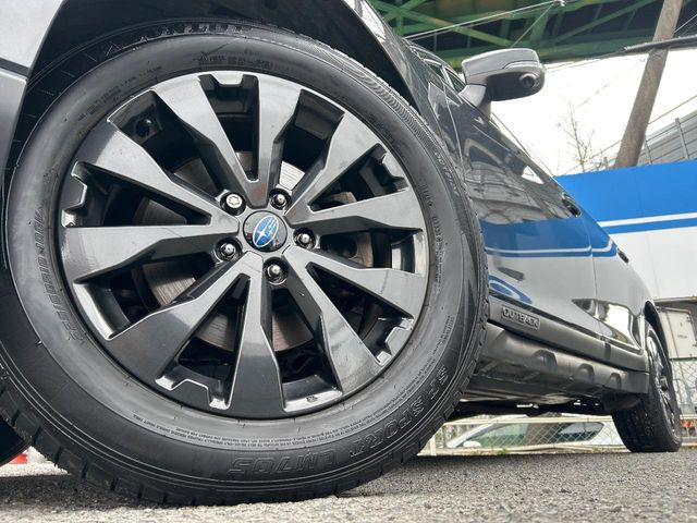 �y����18�C���`�A���~�z�C�[���z�O�ςɃ}�b�`���������A���~�z�C�[���𑕒����Ă���܂��B�e��ЊO�A���~�z�C�[����A�X�^�b�h���X�^�C�����戵�����Ă���܂��B���񂲑��k����������