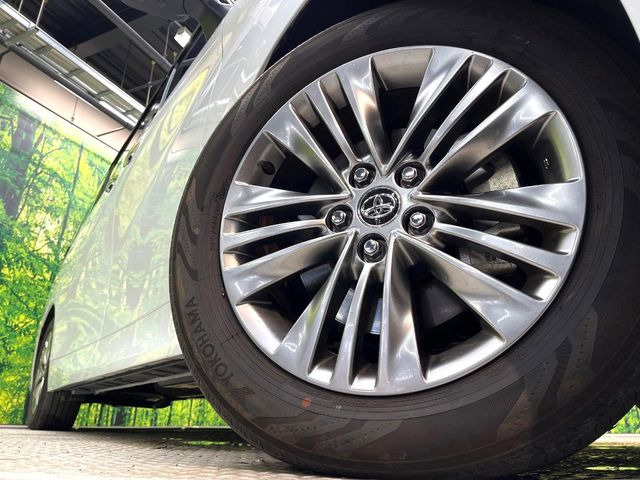 【純正18インチアルミホイール】外観にマッチした純正アルミホイールを装着しております。各種社外アルミホイールや、スタッドレスタイヤも取扱いしております。是非ご相談ください♪