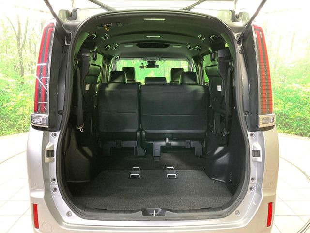 3列目シートはもちろん状態良好☆大人でもゆったりと座って頂けますので、大人数でのお出かけもラクラクです♪ご家族で、気の知れた仲間で、ドライブに行くのが楽しみですね♪