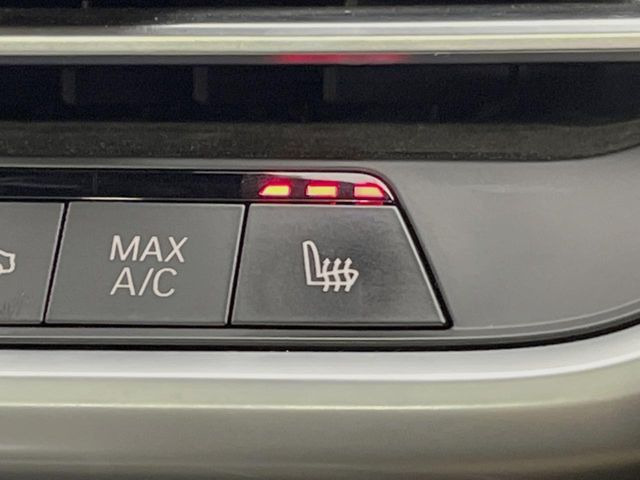 ���S�ȃV�[�g�q�[�^�[:���������ӂ�郌�U�[�V�[�g�ɁA�O�ȁE��ȂɃV�[�g�q�[�^�[�𓋍ڂ��Ă���܂��B