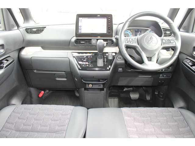 デリカミニT プレミアム 4WD