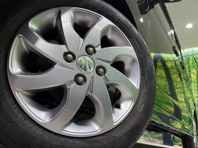 �y����14�C���`�A���~�z�C�[���z�O�ςɃ}�b�`���������A���~�z�C�[���𑕒����Ă���܂��B�e��ЊO�A���~�z�C�[����A�X�^�b�h���X�^�C�����戵�����Ă���܂��B���񂲑��k����������