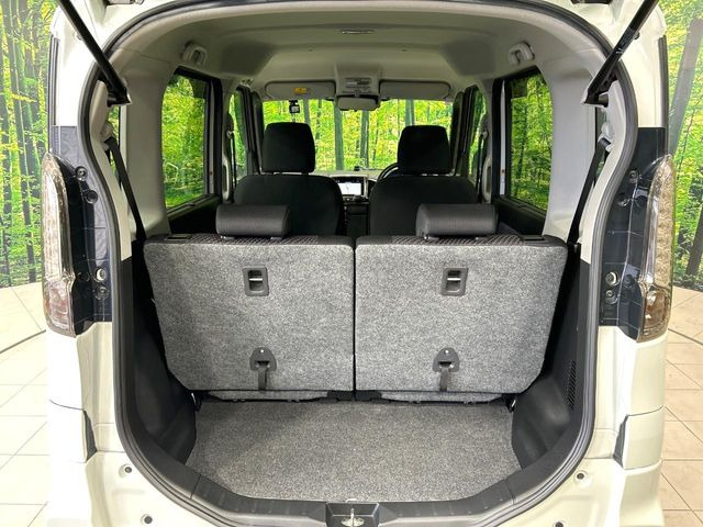 ���i�̂���������ʋ΁A���}���ɏ\���ȉ׎��X�y�[�X���m�ۂ��Ă���܂��B�Z�J���h�V�[�g��|���ƁA�傫�ȉו��̐ύڂ��\�ł���