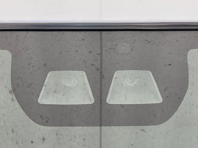 �y�X�}�[�g�A�V�X�g�z���s���ɑO���̎ԗ�����F�����A�Փ˂������Ȏ��͌x��ƃu���[�L�ŏՓˉ���Ɣ�Q�y�����A�V�X�g�B�����S�Ƀh���C�u�����y���݂��������܂��B