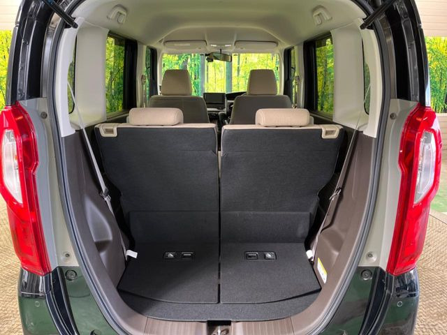 ���i�̂���������ʋ΁A���}���ɏ\���ȉ׎��X�y�[�X���m�ۂ��Ă���܂��B�Z�J���h�V�[�g��|���ƁA�傫�ȉו��̐ύڂ��\�ł���