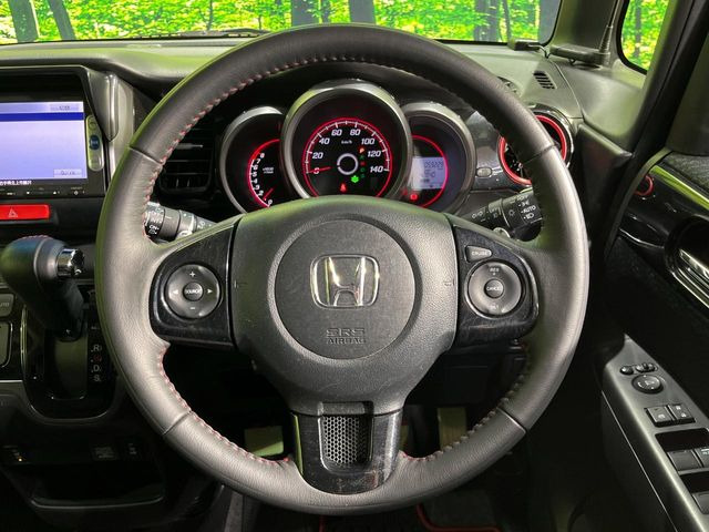 �y�����v�����X�e�A�����O�z�㎿�Ȋv���g�p���邱�ƂŁA��ɂ����������݂ƂĂ��^�]���₷���n���h���ł���