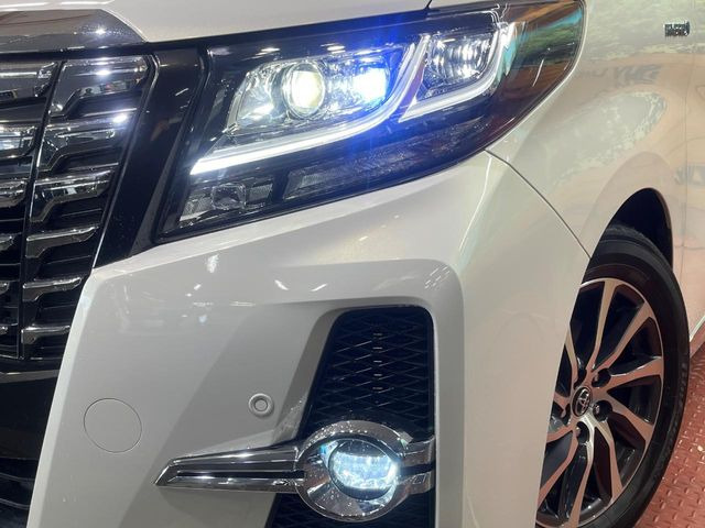 �yLED�w�b�h���C�g�z���V����ԑ��s�����ǍD�Ȏ��E���m�ۂ����S���ĉ^�]�ł��鍂�P�xLED�w�b�h���C�g�𑕔�!�_�����x�������A����d�͂��}�����Ă��܂��B