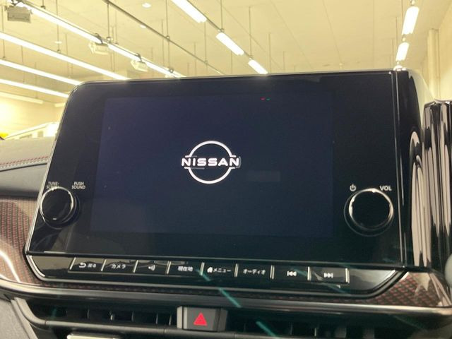 �y�����i�r�z�l�C�̏����i�r�𑕔����Ă���܂��B�i�r�̎g���₷���͂������A�I�[�f�B�I�@�\���[��!�L�����v�◷�s�͂������A�ʋ΂┃�����ȂǕ��i�̃h���C�u���y�����Ȃ�͂���