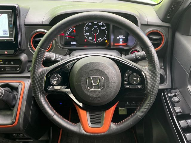 �y�����v�����X�e�A�����O�z�㎿�Ȋv���g�p���邱�ƂŁA��ɂ����������݂ƂĂ��^�]���₷���n���h���ł���