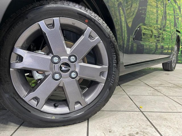 �y����15�C���`�A���~�z�C�[���z�O�ςɃ}�b�`���������A���~�z�C�[���𑕒����Ă���܂��B�e��ЊO�A���~�z�C�[����A�X�^�b�h���X�^�C�����戵�����Ă���܂��B���񂲑��k����������