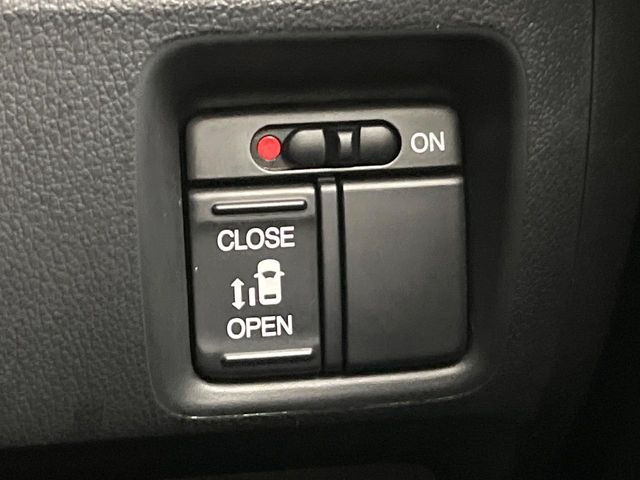 �y�p���[�X���C�h�h�A�z�X�}�[�g�L�[��^�]�Ȃ̃X�C�b�`�ŃX���C�h�h�A�̊J���\���d��������͂����ăh�A���J����K�v�������A���������q�l�ł��A�d���ו��������Ă��鎞�����N�ɊJ���߂ł��܂���