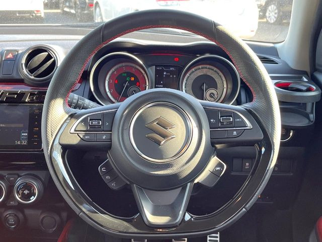 �y�����v�����X�e�A�����O�z�㎿�Ȋv���g�p���邱�ƂŁA��ɂ����������݂ƂĂ��^�]���₷���n���h���ł���