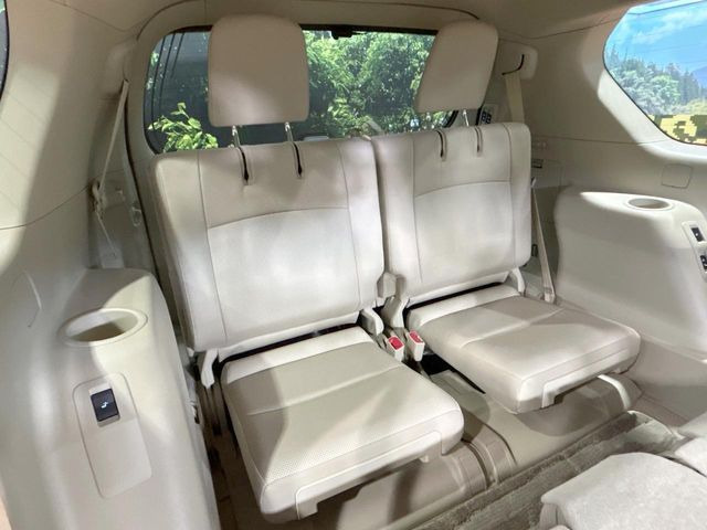 3列目シートはもちろん状態良好☆大人でもゆったりと座って頂けますので、大人数でのお出かけもラクラクです♪ご家族で、気の知れた仲間で、ドライブに行くのが楽しみですね♪