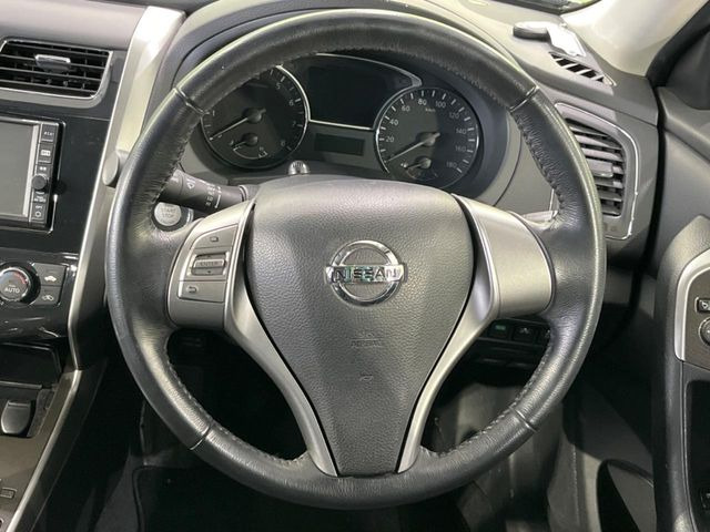 �y�����v�����X�e�A�����O�z�㎿�Ȋv���g�p���邱�ƂŁA��ɂ����������݂ƂĂ��^�]���₷���n���h���ł���