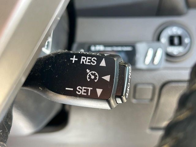 �y�N���[�Y�R���g���[���z�������H�����N���N���s�B�A�N�Z���𗣂��Ă���葬�x�ő��s���ł��A�������^�]���̕��S���y��!�����E�������ȒP�ȃX�C�b�`����Œ����ł��܂��B