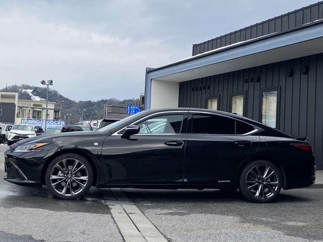 スリークロス滋賀店は自社の大型整備工場と提携しております!御購入後の修理・車検等のアフタフォローも充実です!