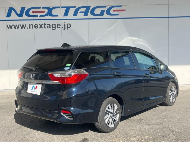 ��D�]�𒸂��Ă���܂��{�f�B�̒e�X�v���b�V���R�[�g���D�]��t���B�ʏ�̃K���X�R�[�g�ƈقȂ�A�ϋv�N��6�N�̖��@���K���X�R�[�e�B���O���A�{�f�B���L���C�ȏ�Ԃɕۂ��Ă���܂��B