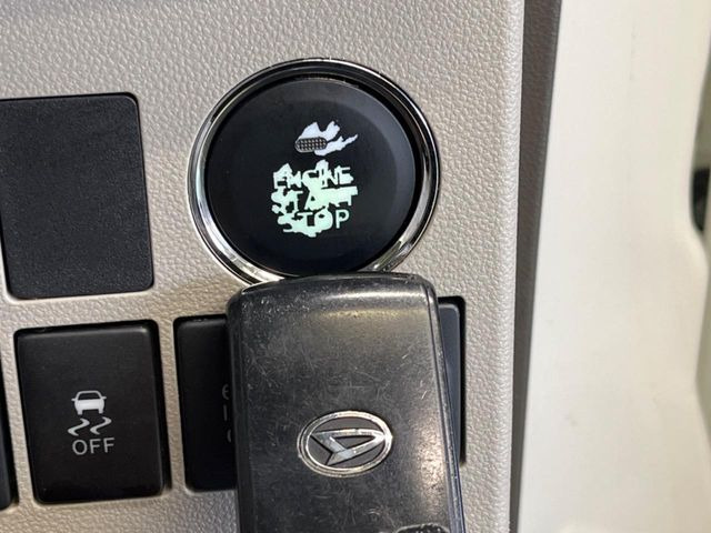 �y�L�[�t���[�V�X�e���z�J�o����|�P�b�g�ɓ��ꂽ�܂܂ł��h�A�̎{���E�������\�ȃX�}�[�g�L�[�𑕔��B�G���W���̃I���E�I�t�����J�M�����o���K�v����������Ƃ��Ă��֗��ł���