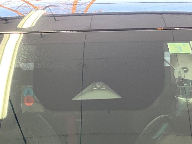 �y�C���e���W�F���g�G�}�[�W�F���V�[�u���[�L�z�t�����g�J�����őO���̎ԗ�����s�҂����m�B�Փ˂������Ȏ��͏Փ˔�Q�y���u���[�L���쓮�A�Փˉ�����T�|�[�g�B�����S�Ƀh���C�u�����y���݂��������܂��B