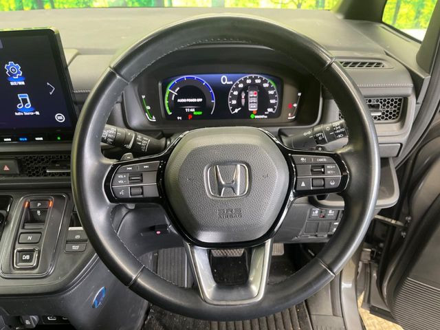 �y�z���_�Z���V���O�z���s���ɑO���̎ԗ�����F�����A�Փ˂������Ȏ��͌x��ƃu���[�L�ŏՓˉ���Ɣ�Q�y�����A�V�X�g�B�����S�Ƀh���C�u�����y���݂��������܂��B