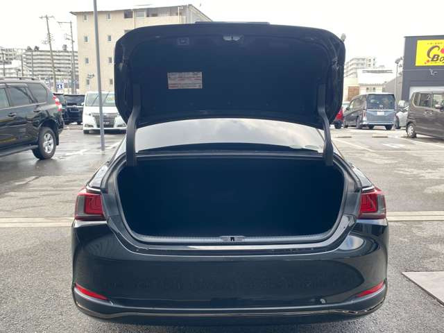 彦根インターからお車で3分とアクセス便利!近くには有名観光地の彦根城もありますので、観光と合わせてのご来店も良いですね♪活気溢れる自慢のスタッフがお客様のご来店をお待ちしております!