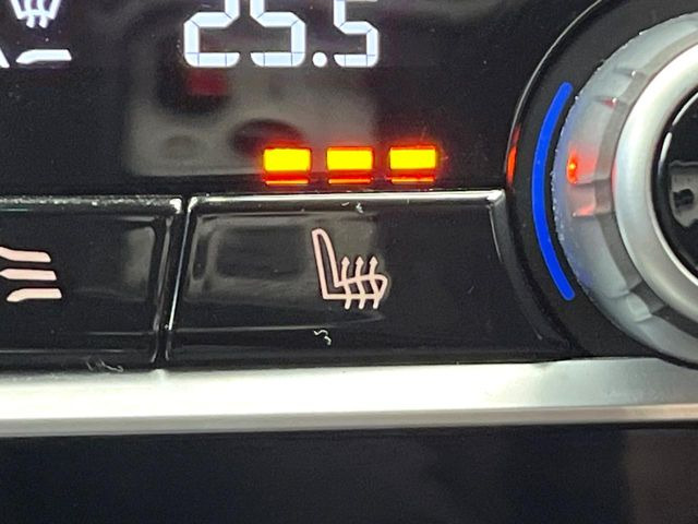 ���S�ȃV�[�g�q�[�^�[:���������ӂ�郌�U�[�V�[�g�ɁA�O�ȁE��ȂɃV�[�g�q�[�^�[�𓋍ڂ��Ă���܂��B