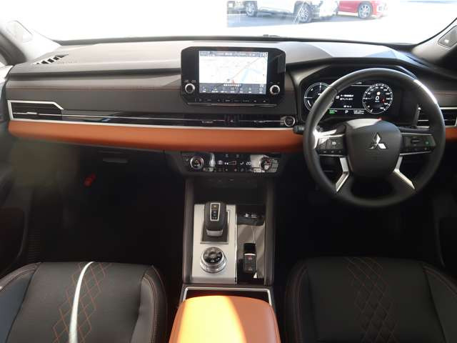 アウトランダーPHEV 2.4 P 4WD