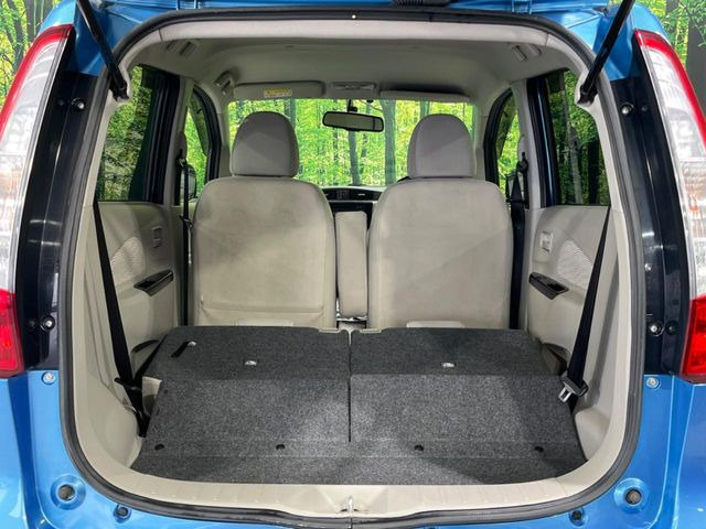 ���i�̂���������ʋ΁A���}���ɏ\���ȉ׎��X�y�[�X���m�ۂ��Ă���܂��B�Z�J���h�V�[�g��|���ƁA�傫�ȉו��̐ύڂ��\�ł���