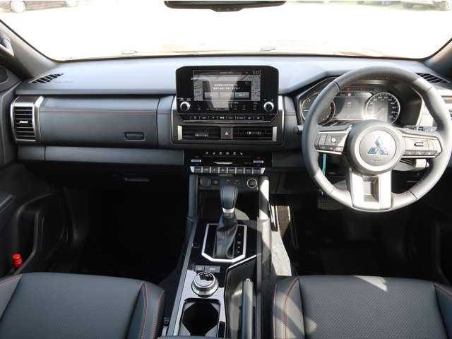 トライトン2.4 GSR ディーゼル 4WD