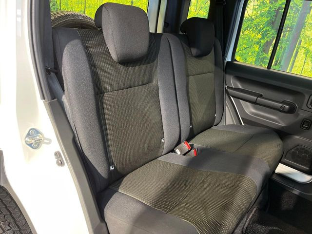 ���i���ȃI���W�i���t���A�}�b�g���I�v�V�����ɂĂ��p�ӂ��Ă���܂��B���D���ȃf�U�C����J���[�����Ԃɍ��킹�đI��ł����������Ƃ��ł��܂���