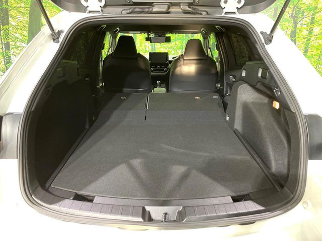 ���i�̂���������ʋ΁A���}���ɏ\���ȉ׎��X�y�[�X���m�ۂ��Ă���܂��B�Z�J���h�V�[�g��|���ƁA�傫�ȉו��̐ύڂ��\�ł���