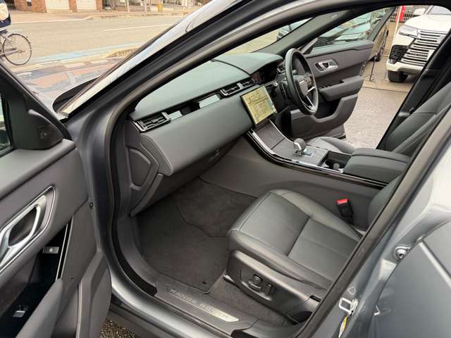 �����W���[�o�[���S����X�J�b�t�v���[�g�E�����t���A�}�b�g�B