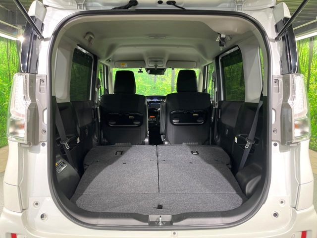 ���i�̂���������ʋ΁A���}���ɏ\���ȉ׎��X�y�[�X���m�ۂ��Ă���܂��B�Z�J���h�V�[�g��|���ƁA�傫�ȉו��̐ύڂ��\�ł���