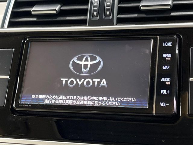 【純正ナビ】人気の純正ナビを装備しております。ナビの使いやすさはもちろん、オーディオ機能も充実!キャンプや旅行はもちろん、通勤や買い物など普段のドライブも楽しくなるはず♪