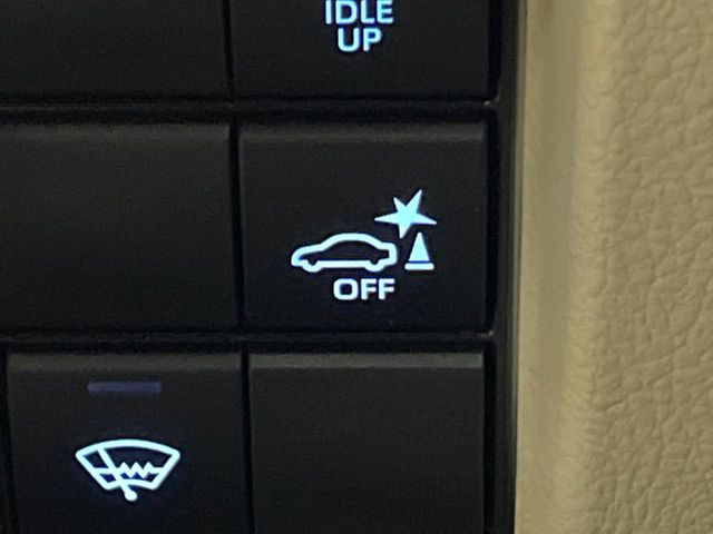 【パーキングサポートブレーキ】駐車時などの低速走行時にアクセルとブレーキを間違え、壁や車などとの衝突の恐れがある場合にブレーキを作動させ衝突回避をサポート。うっかり事故の予防に役立ちます!