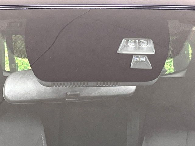 �yi-ACTIVESENSE�z���s���ɑO���̎ԗ�����F�����A�Փ˂������Ȏ��͌x��ƃu���[�L�ŏՓˉ���Ɣ�Q�y�����A�V�X�g�B�����S�Ƀh���C�u�����y���݂��������܂��B