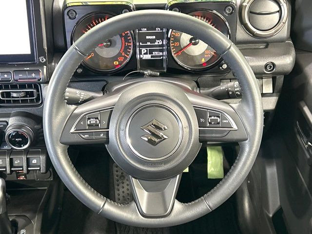 �y�����v�����X�e�A�����O�z�㎿�Ȋv���g�p���邱�ƂŁA��ɂ����������݂ƂĂ��^�]���₷���n���h���ł���