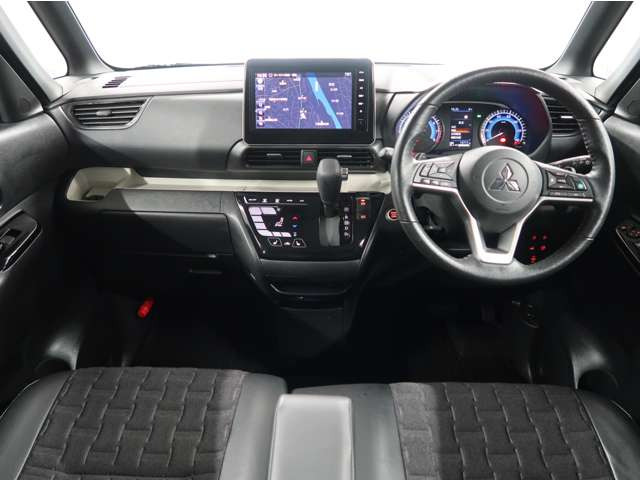 デリカミニT プレミアム 4WD