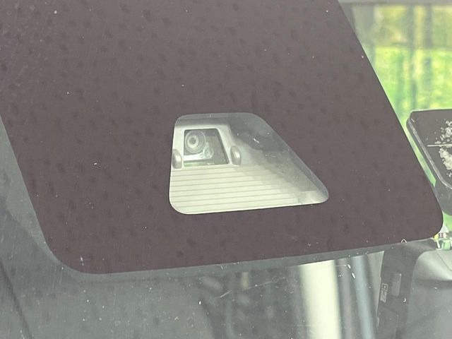 �y�X�}�[�g�A�V�X�g�z���s���ɑO���̎ԗ�����F�����A�Փ˂������Ȏ��͌x��ƃu���[�L�ŏՓˉ���Ɣ�Q�y�����A�V�X�g�B�����S�Ƀh���C�u�����y���݂��������܂��B