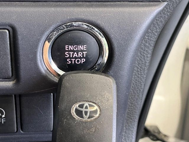 �y�X�}�[�g�L�[�z�J�o����|�P�b�g�ɓ��ꂽ�܂܂ł��h�A�̎{���E�������\�ȃX�}�[�g�L�[�𑕔��B�G���W���̃I���E�I�t�����J�M�����o���K�v����������Ƃ��Ă��֗��ł���