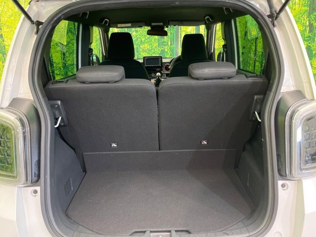 ���i�̂���������ʋ΁A���}���ɏ\���ȉ׎��X�y�[�X���m�ۂ��Ă���܂��B�Z�J���h�V�[�g��|���ƁA�傫�ȉו��̐ύڂ��\�ł���