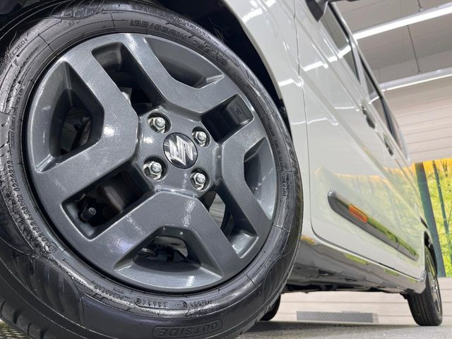 �y�����A���~�z�C�[���z�O�ςɃ}�b�`���������A���~�z�C�[���𑕒����Ă���܂��B�e��ЊO�A���~�z�C�[����A�X�^�b�h���X�^�C�����戵�����Ă���܂��B���񂲑��k����������