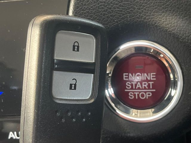 �y�X�}�[�g�L�[�z�J�o����|�P�b�g�ɓ��ꂽ�܂܂ł��h�A�̎{���E�������\�ȃX�}�[�g�L�[�𑕔��B�G���W���̃I���E�I�t�����J�M�����o���K�v����������Ƃ��Ă��֗��ł���