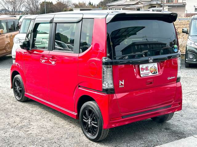 ���X�ł͌y�����Ԃ��畁�ʎԂ܂ŕ��L���I�[�����[�J�[�̎Ԏ�E�F�E�O���[�h��L�x�ɑ����Ă���܂��B