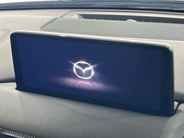 �y10.25�C���`�}�c�_�R�l�N�g�z�ԓ��̕��͋C�Ƀ}�b�`������^�f�B�X�v���C�B�X�}�z�ڑ��ł̃i�r�g�p��Bluetooth�Đ����A�l�X�ȋ@�\���y���߂܂��B�����I�ȃ_�C�������삪�\�ŁA�g��������ǍD�ł��B