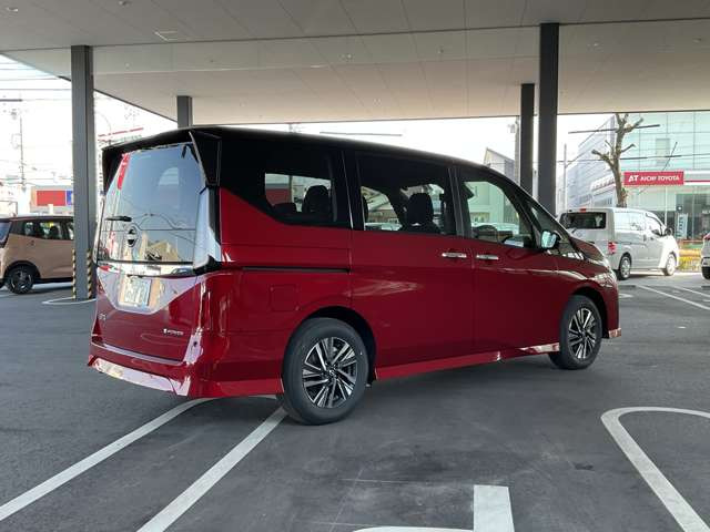 セレナ1.4 e-POWER ハイウェイスターV