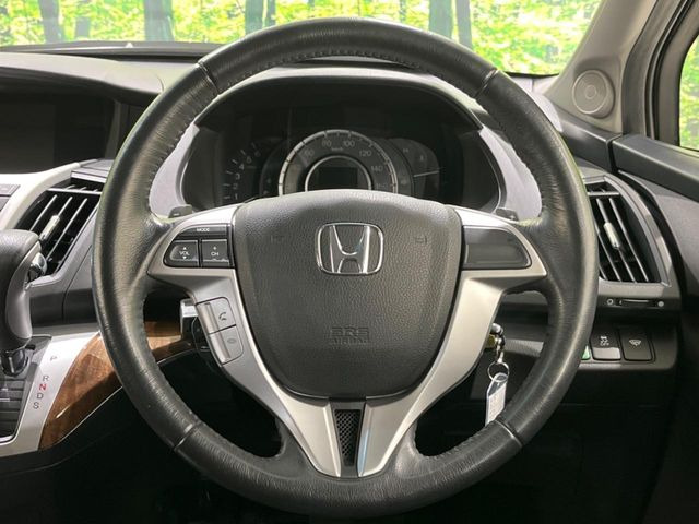 �y�����v�����X�e�A�����O�z�㎿�Ȋv���g�p���邱�ƂŁA��ɂ����������݂ƂĂ��^�]���₷���n���h���ł���