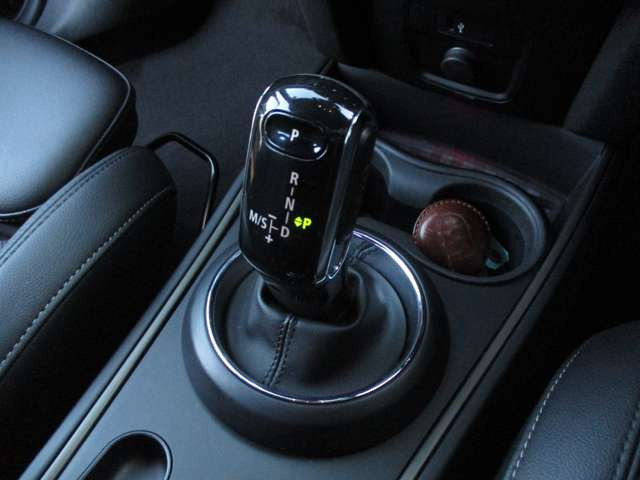 �����f�B�X�v���C�I�[�f�B�I�ECarplay�EB�J�����E�O��h�����R�E���v�V�[�g�E�V�[�g�q�[�^�[�EP�o�b�N�h�A�E�v����H�E����18AW�E�C���e���W�F���g�Z�[�t�e�B�E���[�_�[�N���[�Y