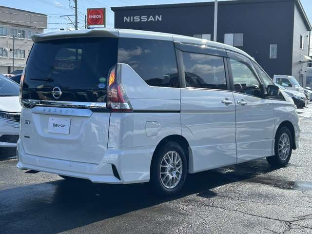 セレナ2.0 ハイウェイスター VセレクションII 4WD