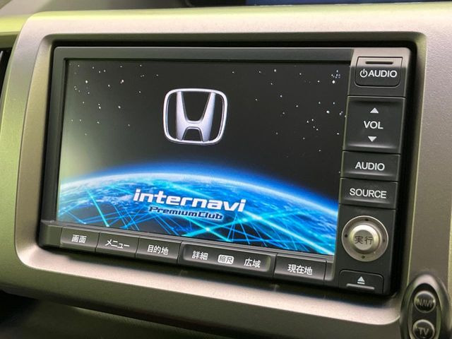 �y�����i�r�z�l�C�̏����i�r�𑕔����Ă���܂��B�i�r�̎g���₷���͂������A�I�[�f�B�I�@�\���[��!�L�����v�◷�s�͂������A�ʋ΂┃�����ȂǕ��i�̃h���C�u���y�����Ȃ�͂���